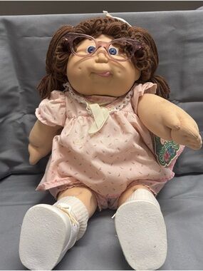 Cabbage Patch Kids (1986) Soft Pink Dress Doll w Glasses Vintage Collector Item